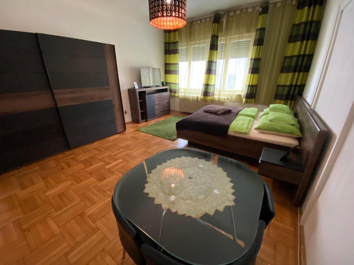 Apartment And Rooms Heart Of The City Budapesta Exterior foto