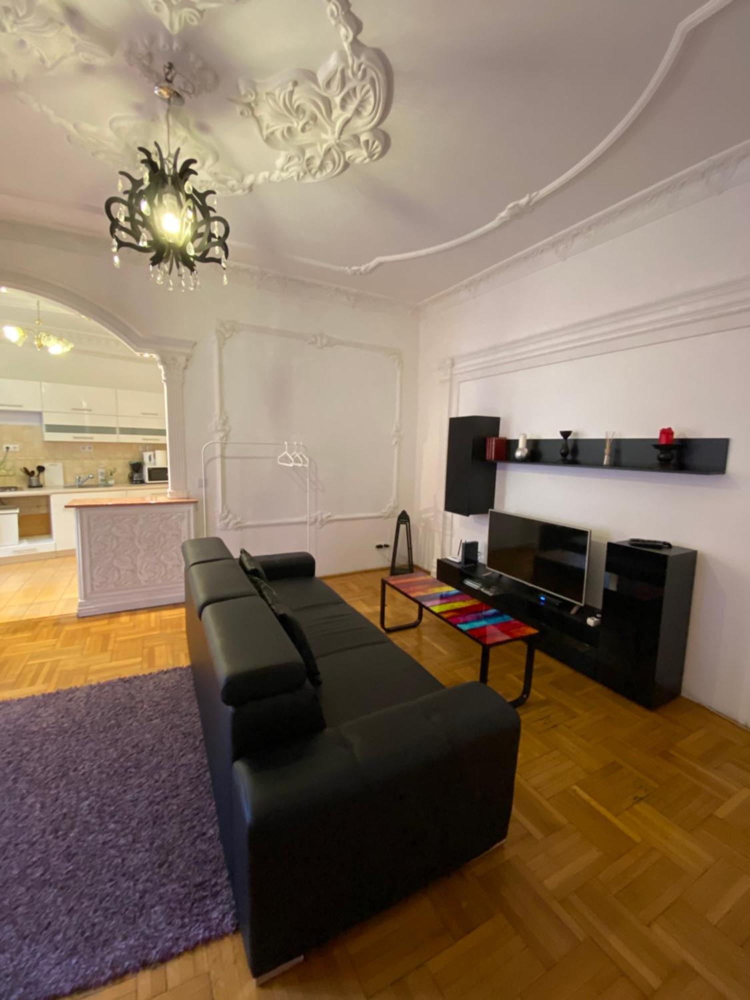 Apartment And Rooms Heart Of The City Budapesta Exterior foto