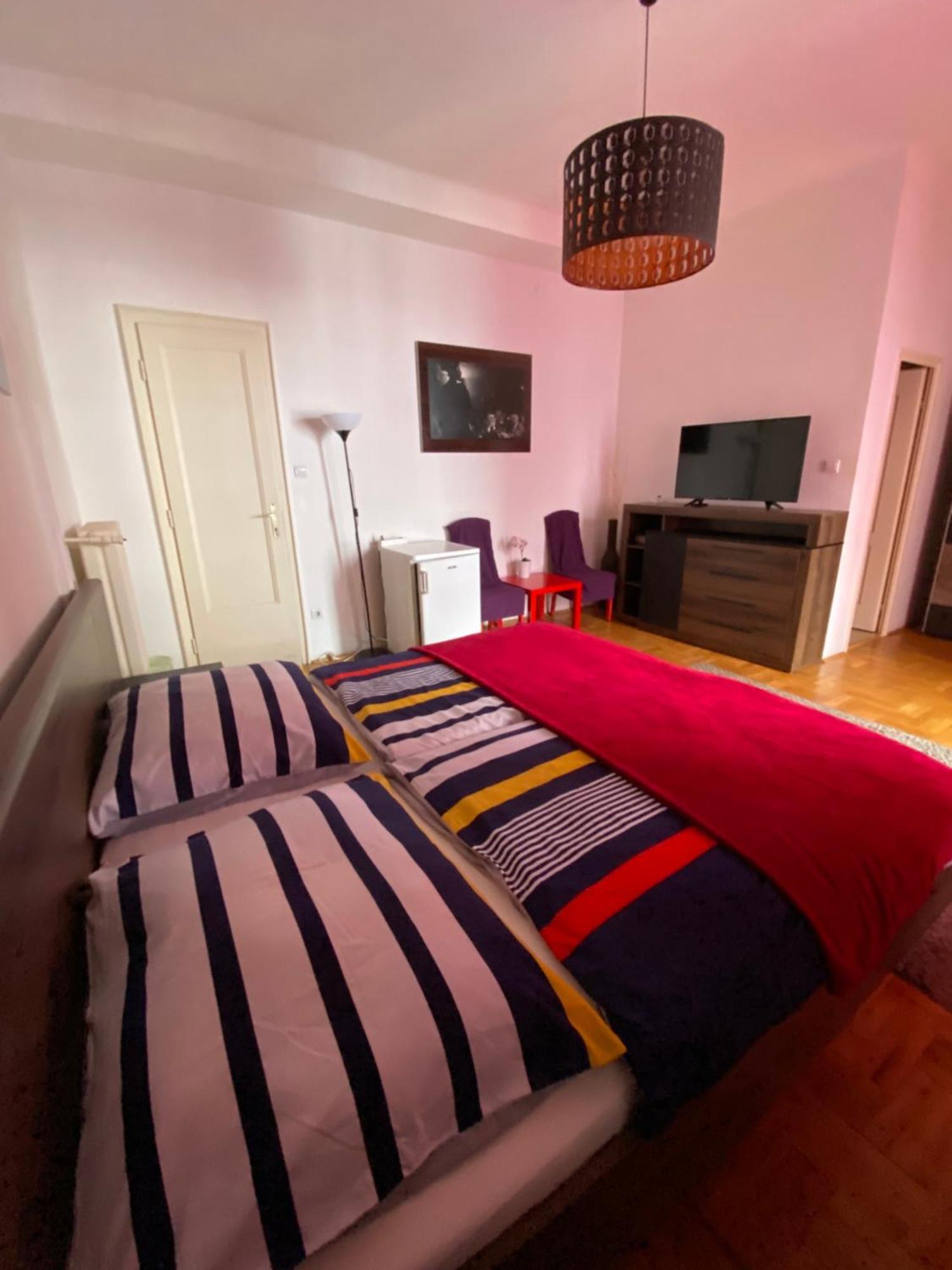 Apartment And Rooms Heart Of The City Budapesta Exterior foto