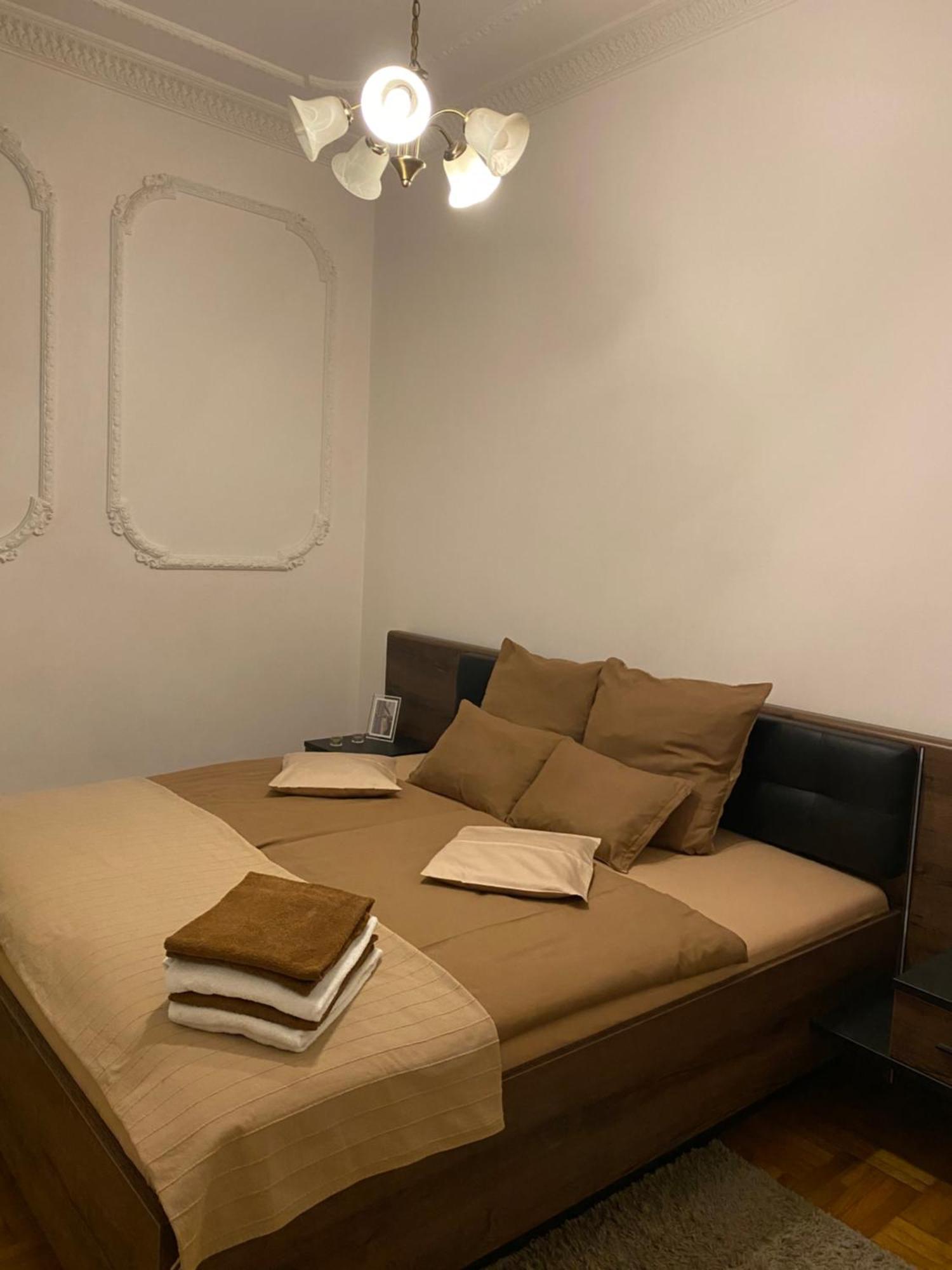Apartment And Rooms Heart Of The City Budapesta Exterior foto