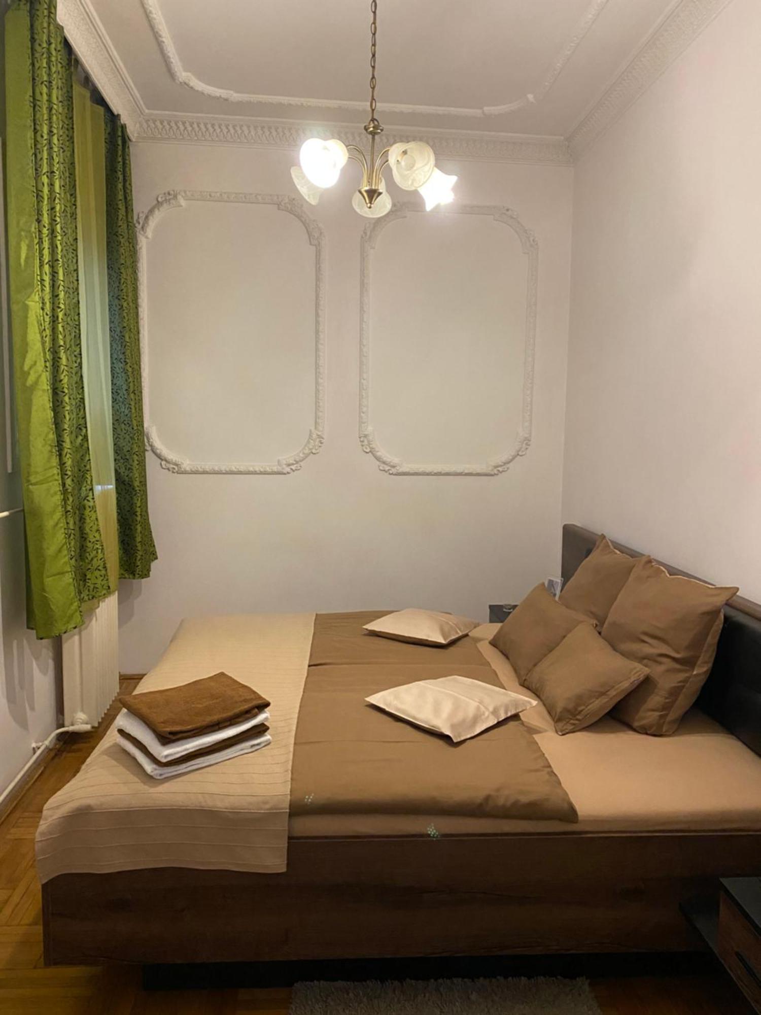 Apartment And Rooms Heart Of The City Budapesta Exterior foto