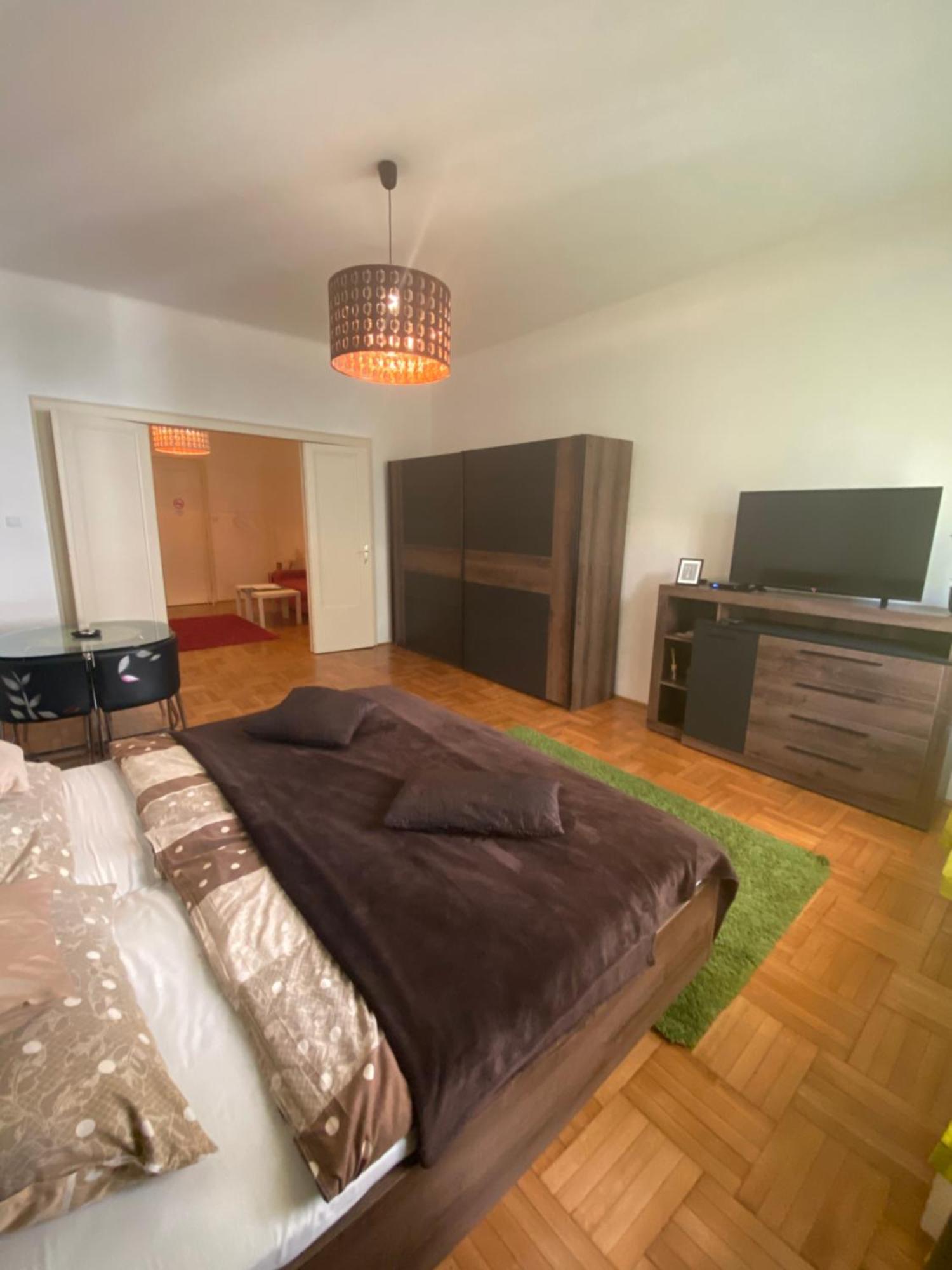 Apartment And Rooms Heart Of The City Budapesta Exterior foto