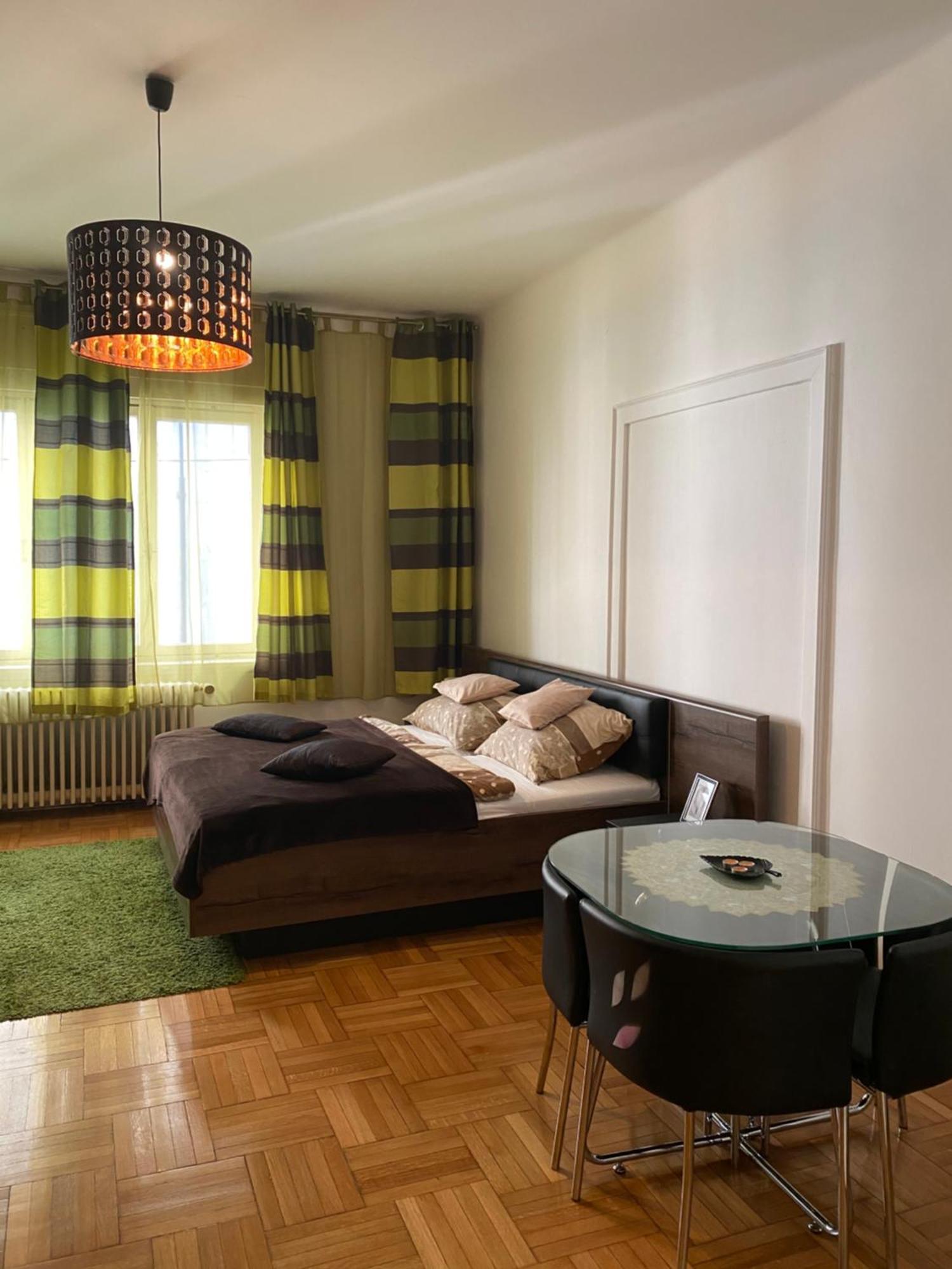 Apartment And Rooms Heart Of The City Budapesta Exterior foto