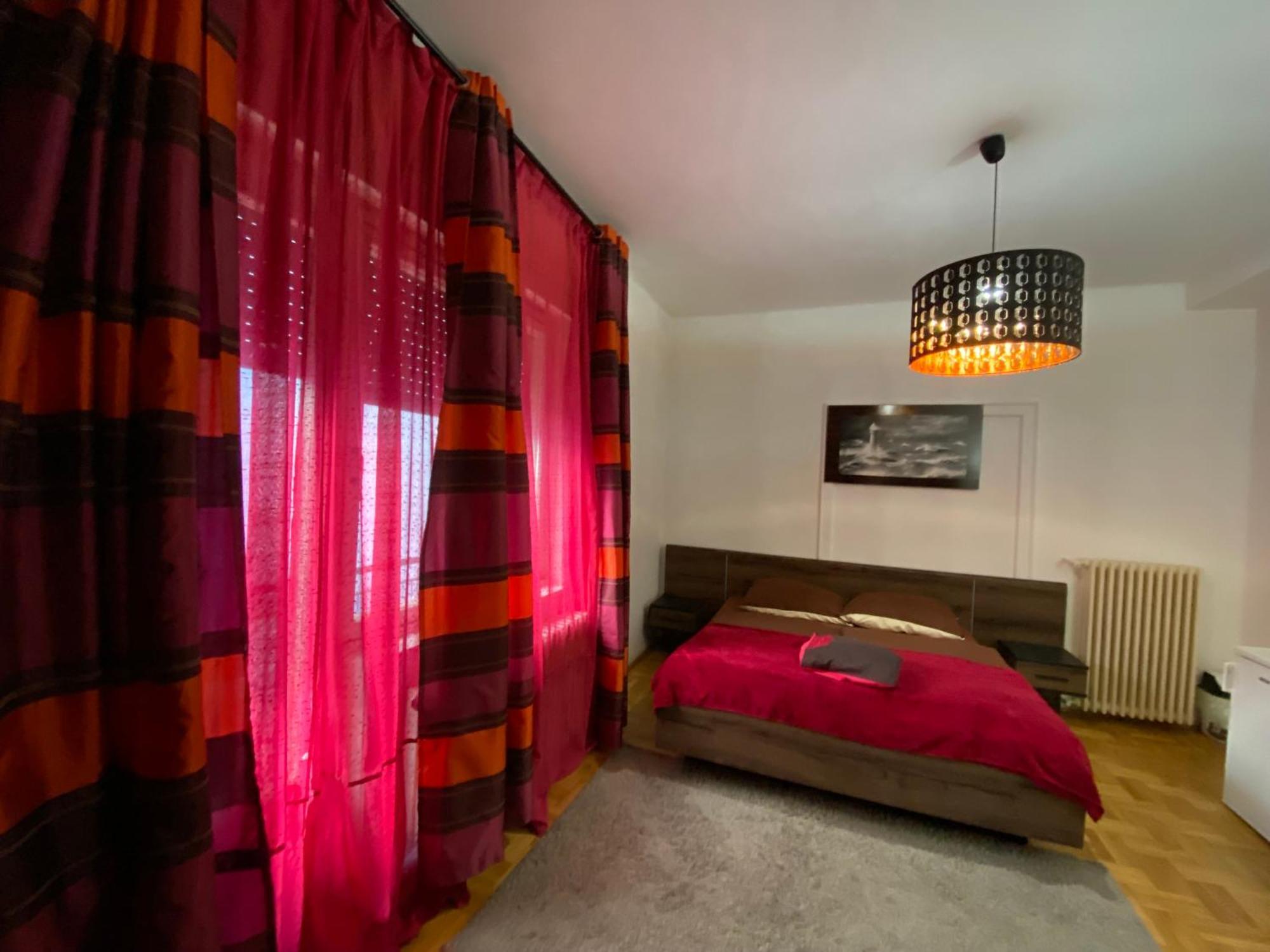 Apartment And Rooms Heart Of The City Budapesta Exterior foto